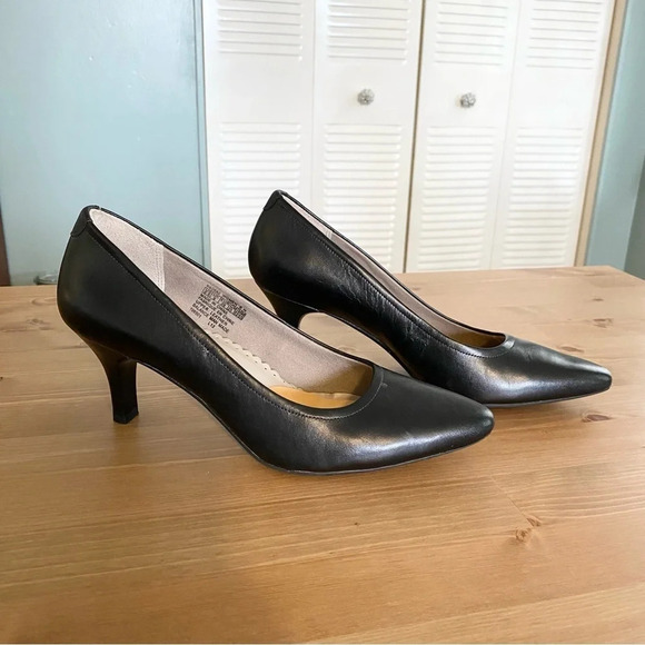 Rockport Shoes - Rockport Size 8.5 Black Leather Pointed Toe Pump Adiprene by Adidas 3" Heel